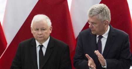 Ważą się losy większości w Senacie. Co na to Polacy? [BADANIE]