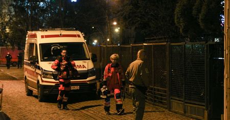 Karetka przyjechała przed dom Jarosława Kaczyńskiego