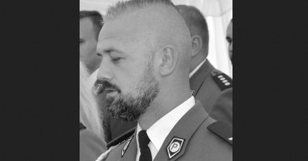 Policjant zginął w drodze do pracy. Wypadek w Trześni