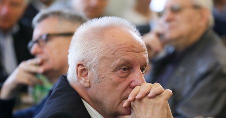 Stefan Niesiołowski żegna się z Sejmem. O seksaferze mówi: Splugawili moją rodzinę