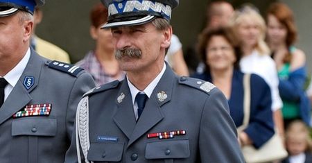 PiS obciął mu emeryturę, córce spłonęło mieszkanie. Lawina pomocy