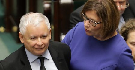 Beata Mazurek ma wiadomość od Jarosława Kaczyńskiego. "W imieniu Pana Prezesa"