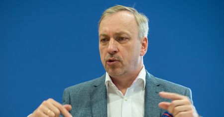 Bogdan Zdrojewski polemizuje z Piotrem Glińskim. "Muszę odnieść się do emocjonalnego wywiadu"