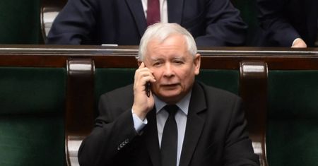 UE bada biznesowe powiązania premiera Czech. To też sygnał dla polityków w Polsce