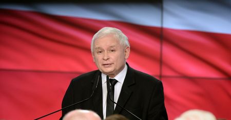 Ekspert mowy ciała o Kaczyńskim. "Zero radości, dał do zrozumienia, że przegrał"