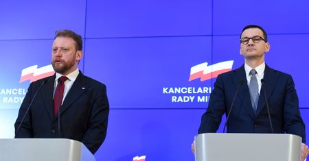 Koronawirus w Polsce. Polacy chcą przełożenia egzaminów ósmoklasistów i matur. Nieoficjalnie: rząd coraz bliżej decyzji