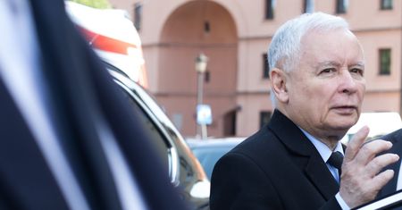 Elektryczne auta nie dla partii politycznych. Wszyscy kupują wozy jednego niemieckiego koncernu