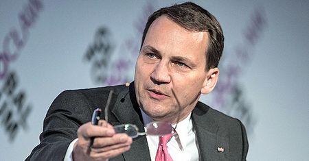 Sikorski: Trump zawstydził polski rząd. Koncepcja "Izraela nad Wisłą" nie ma sensu