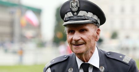 Duda przysłał list, Błaszczak wiązankę. Tak się żegna bohatera. Hańba