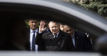 Roman Giertych: Mój sondaż. Zwycięzca wygrywa butelkę dobrego wina