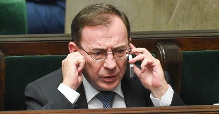 Dostęp do informacji niejawnych po nowemu. Służby prześwietlą tysiące osób