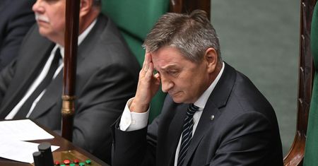 Senator PiS krytykuje Kuchcińskiego. "Mamy niemego Marszałka Sejmu"