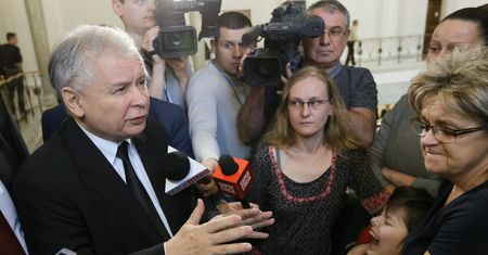 Bez Kaczyńskiego PiS jest bezradny. Na tym sporze tracą wszyscy - władza, opozycja i protestujący