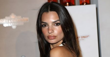 Emily Ratajkowski w ciekawej stylizacji