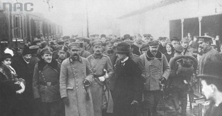 Józef Piłsudski czy Roman Dmowski? Który z nich jest Ci bliższy?