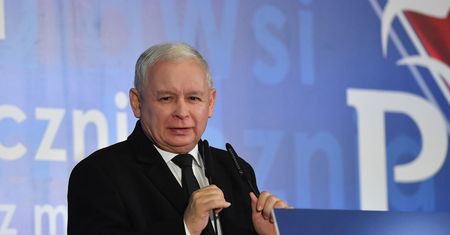 Drużyna PiS pojechała do Szczecina. Wraca z sakwami  "ryb słonych i cuchnących”
