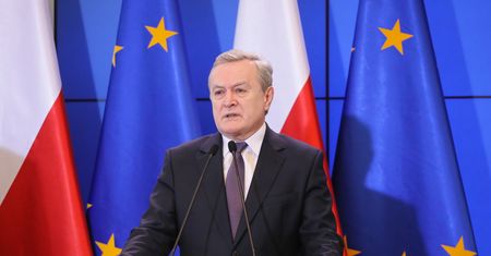 Koronawirus w Polsce. Wicepremier Piotr Gliński zapowiada nowe obostrzenia w walce z SARS-CoV-2