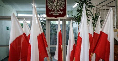 Co z symbolami narodowymi? Ministerstwo wstrzymuje prace