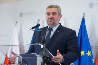 "Money. To się liczy". Rolnicy zablokowali centrum Warszawy. Gościem minister rolnictwa