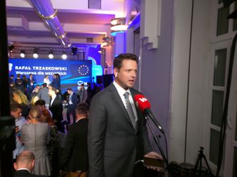 Prezydent Trzaskowski uczy się występować przed kamerą. Ratusz płaci prawie 2 mln zł