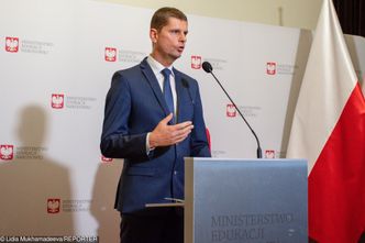 "Money. To się liczy". Rekrutacyjny chaos. Gościem minister edukacji