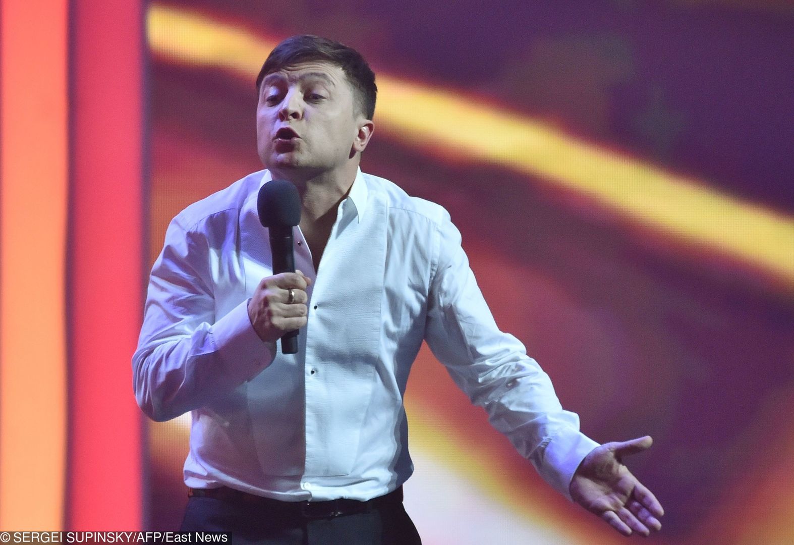 Zamiast wyborczych wieców Wołodymyr Zełenski oferuje Ukraińcom darmowe występy kabaretowe