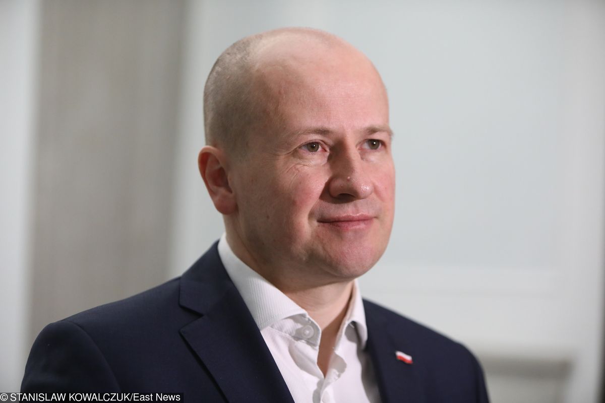 Wybory parlamentarne 2019. Poseł PiS Bartłomiej Wróblewski wykorzystał wizerunek burmistrzów. "Tak się nie robi"
