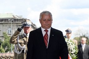 Prezydent: Polska musi być zdolna do obrony własnymi siłami