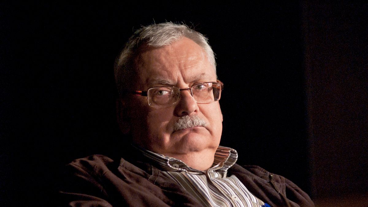Andrzej Sapkowski chwali serial "Wiedźmin" i ekipę nad nim pracującą.