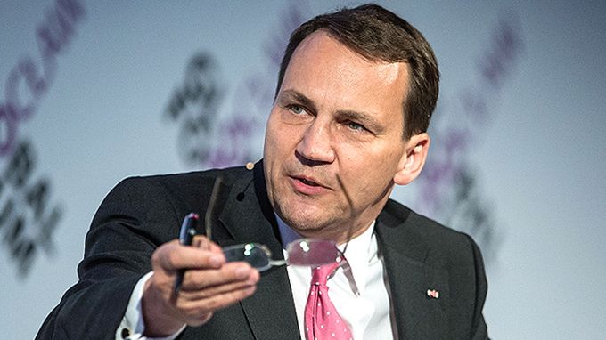 Sikorski uważa, że chaos ws. brexitu to przestroga dla „polskich eurofobów, którzy stawiali Wielką Brytanię za przykład do naśladowania".