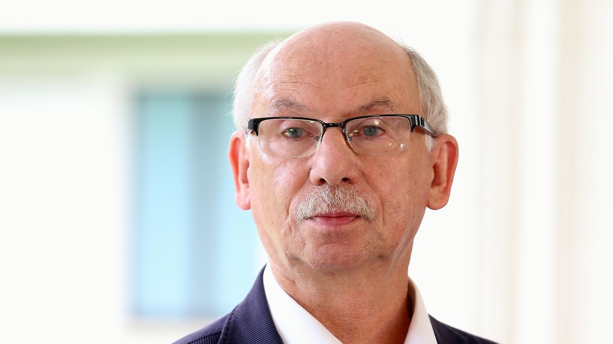 - Obecna sytuacja to skutek nieodpowiedzialnej decyzji Davida Camerona z początku 2016 roku - mówi money.pl były unijny komisarz Janusz Lewandowski