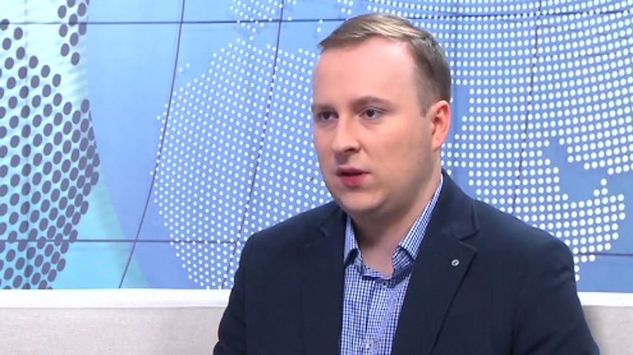 Marcin Makowski w studio Telewizji WP