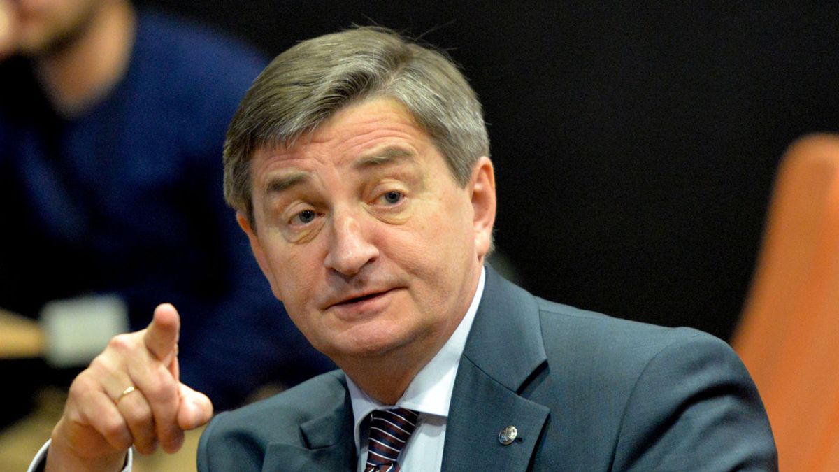 Marek Kuchciński ma za mieszkanie płacić z własnych pieniędzy - informuje Centrum Informacyjne Sejmu