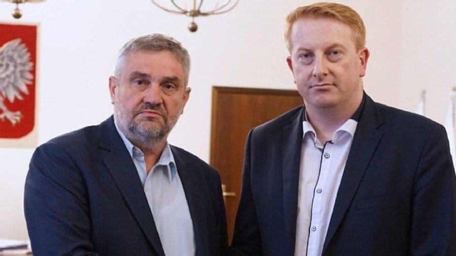 Tomasz Nowakowski, nowy p.o. prezesa ARiMR (P) i Jan Krzysztof Ardanowski minister rolnictwa (L)