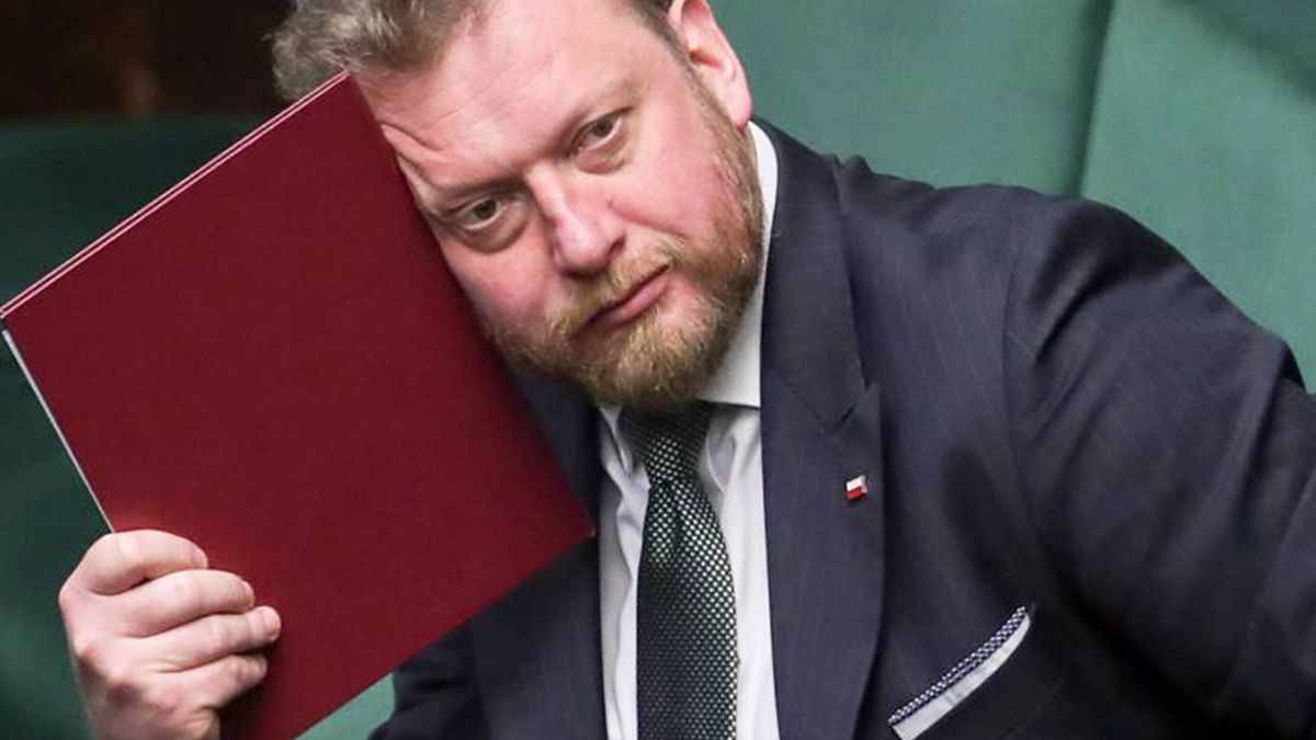 Łukasz Szumowski został przyłapany w tłumie. Niewiarygodne, czym się teraz zajmuje były minister