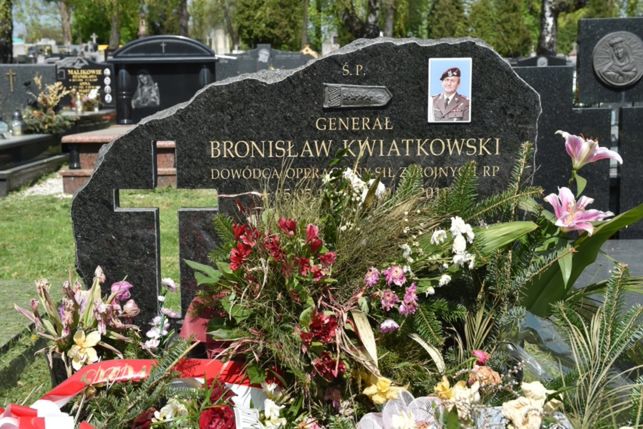 Ekshumacja gen. Bronisława Kwiatkowskiego. Mocne słowa jego żony