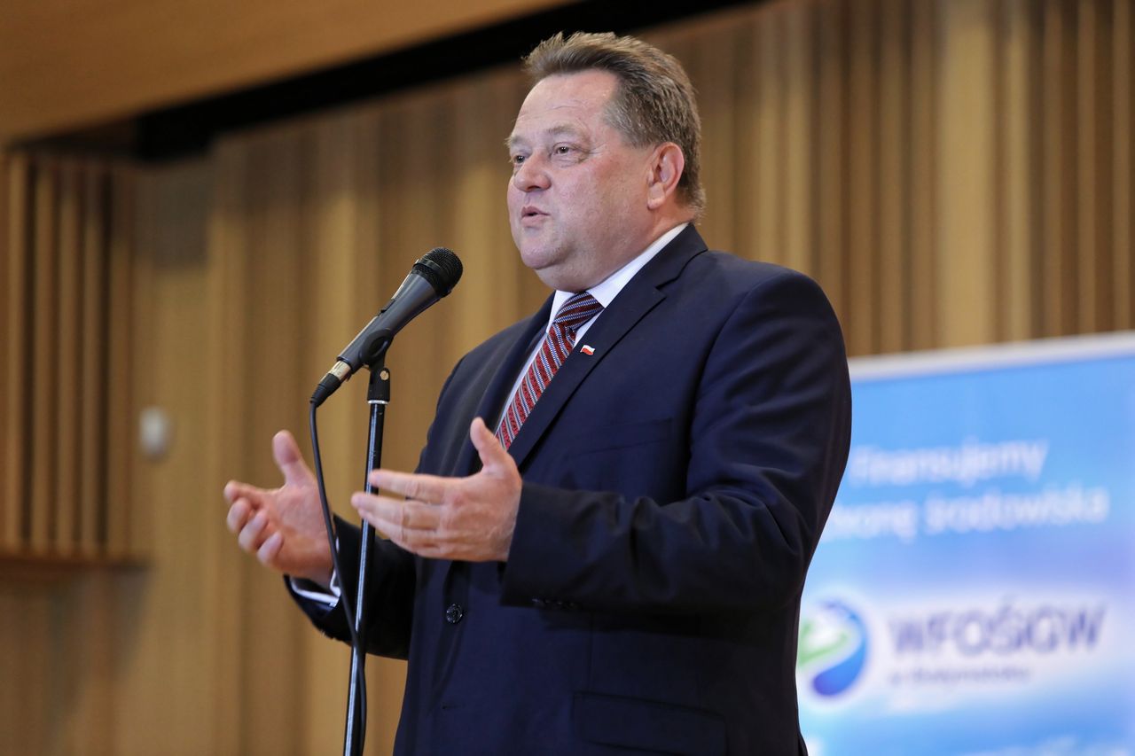 Czy minister Zieliński powinien częściej spoglądać na termometr?