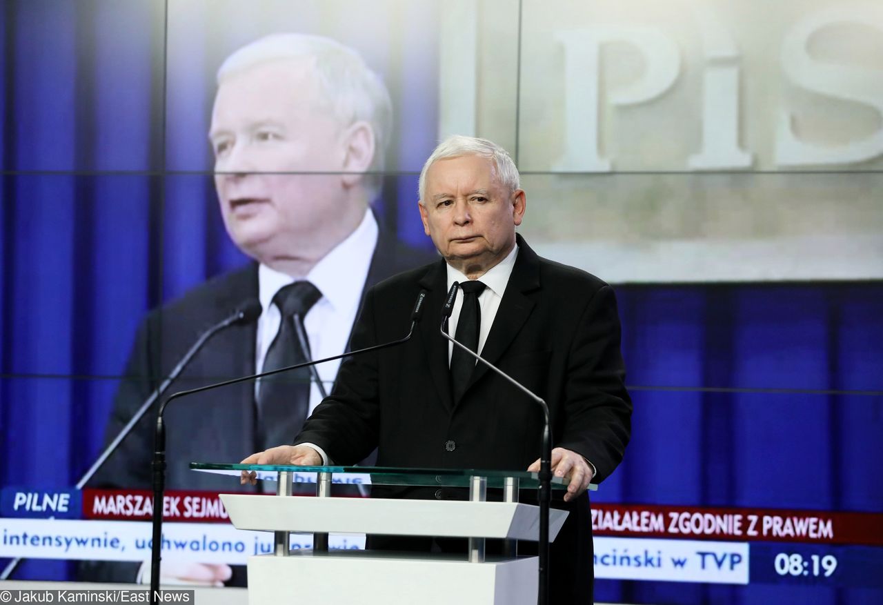 Kuchciński nie chciał, Kaczyński kazał. Kulisy dymisji