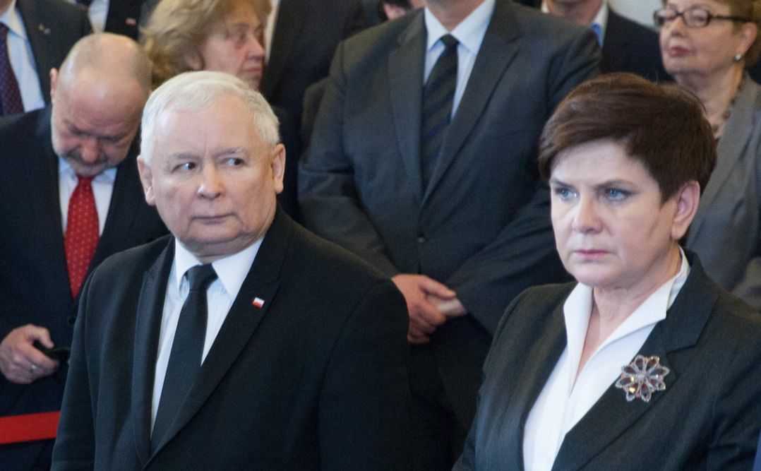 "Dymisja Szydło, Kaczyński premierem". Co o tym sądzą Polacy?