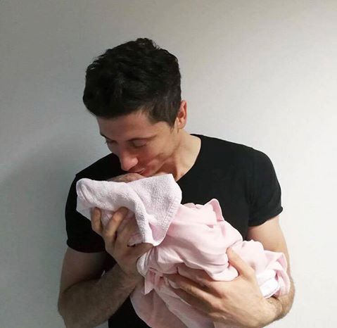 Gwiazdy gratulują Lewandowskim. "Najpiękniejszy dzień dla was"