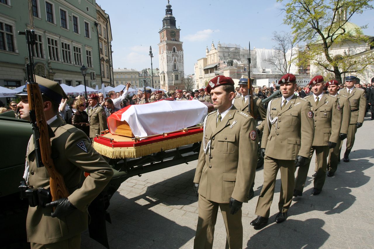 Ujawniono dokumenty ws. Smoleńska. Wynika z nich, że Ewa Kopacz w Moskwie jednak identyfikowała ciała ofiar
