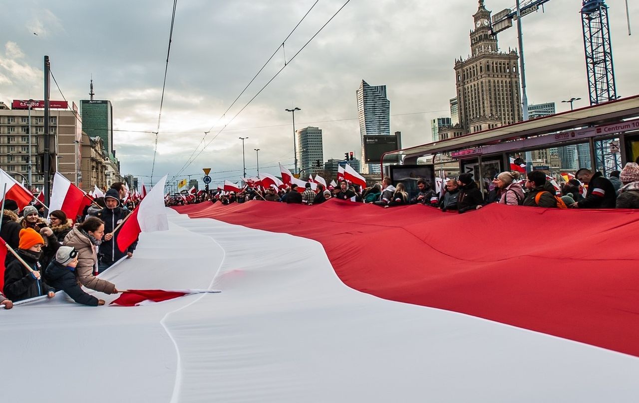 Brawo PiS! Świętujmy 100 lat niepodległości jeden dzień dłużej. Serio. To dobre dla Polski