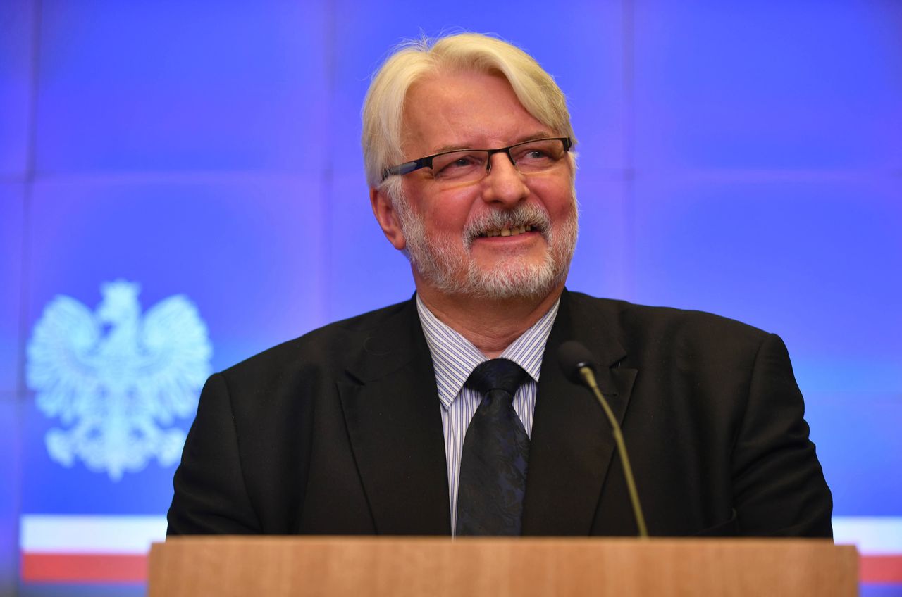 Witold "żartowniś" Waszczykowski. Przyznano mu nagrodę, liczy, że prezydent tego nie zawetuje