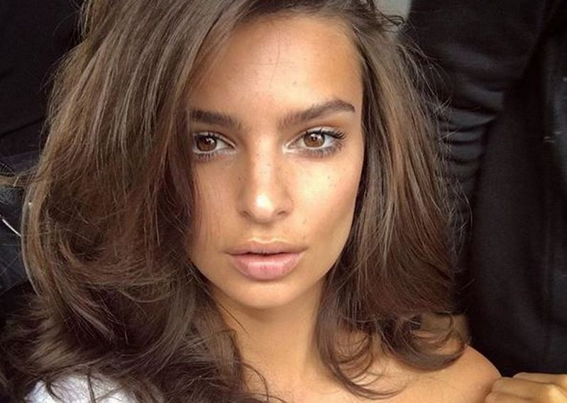 Tak odważnej stylizacji dawno nie miała na sobie. Ratajkowski kusi na Halloween