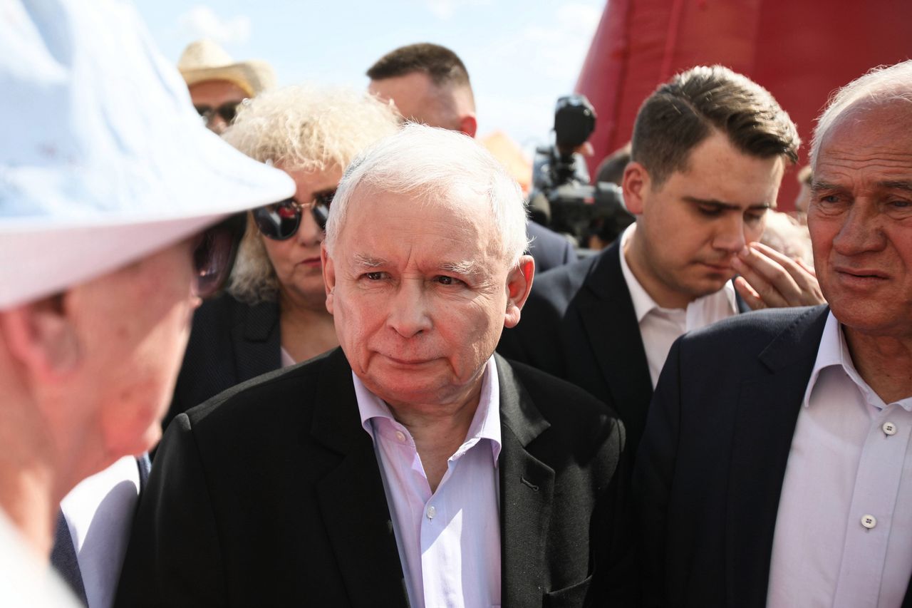 Jarosław Kaczyński o wpływie ideologii LGBT na sądy. Prof. Ćwiąkalski: "to narracja pod wyborców"