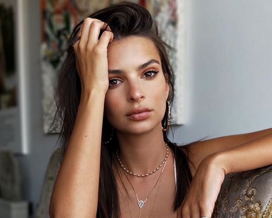 Ratajkowski znów w negliżu. Bielizna zamiast ubrań? Czemu nie!