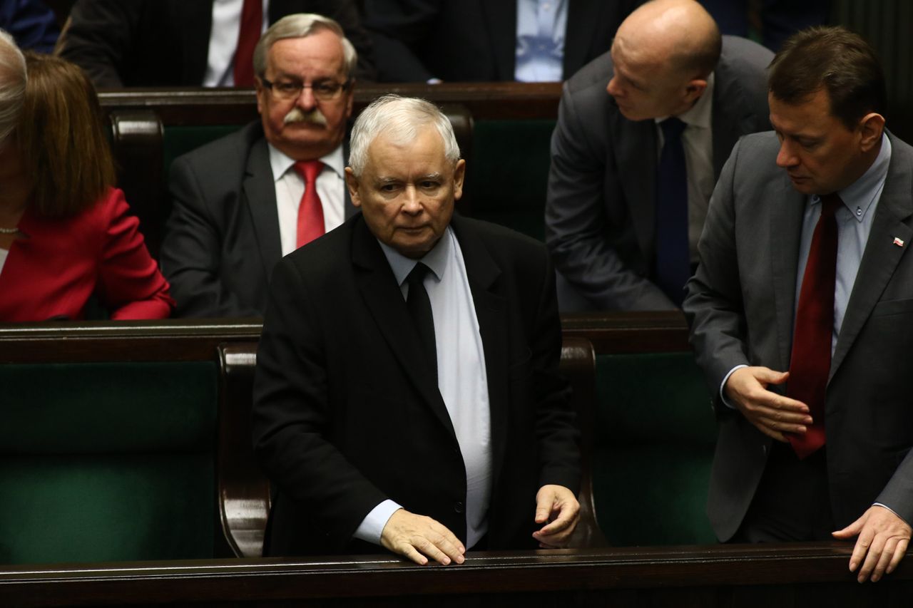 Jarosławowi Kaczyńskiemu bardzo zależy na tym projekcie. Część posłów PiS jest przeciwna