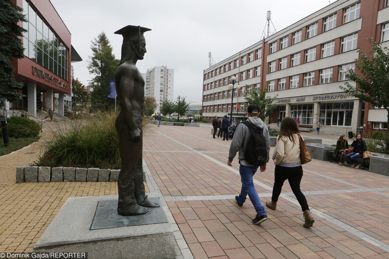 Studenci Uniwersytetu Śląskiego walczą ze stalkerem. Grozi ich rodzinom, nawet dzieciom