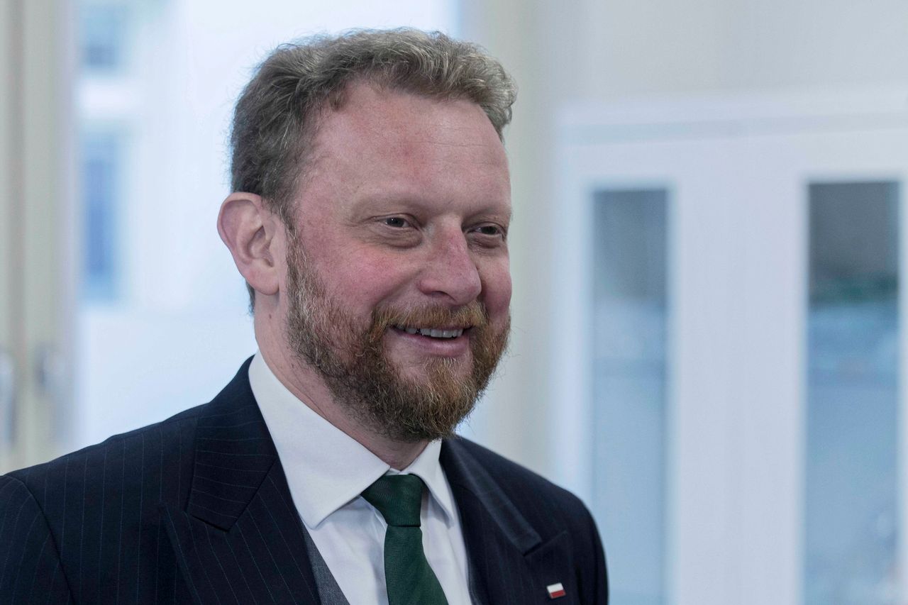 Ile zarabia lekarz? Minister zdrowia mówi, ile zarabia jego żona