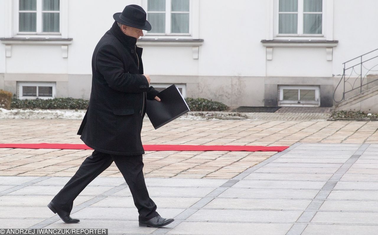 Znaleźliśmy jednego ministra, który nie dostał nagrody. Wszyscy znacie go z memów